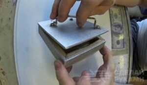 Полезная самоделка для мастерской из сломанной болгарки Полезная самоделка для мастерской из сломанной болгарки