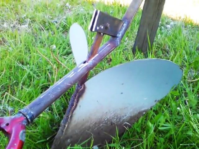 Как самому сделать ручной окучник для картофеля