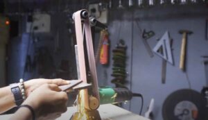 Самодельное приспособление для изготовления колечек из металла Самодельное приспособление для изготовления колечек из металла