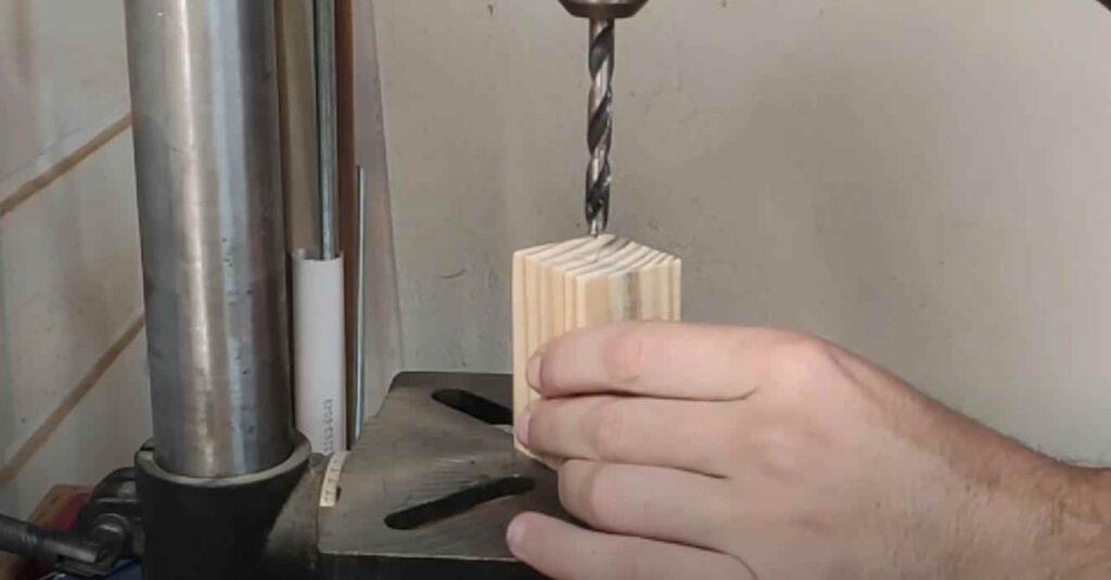 Как сделать струбцину для склейки коробов и рамок из дерева Как сделать струбцину для склейки коробов и рамок из дерева